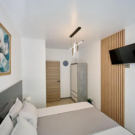 Appartement Maya Apartment- N Pools